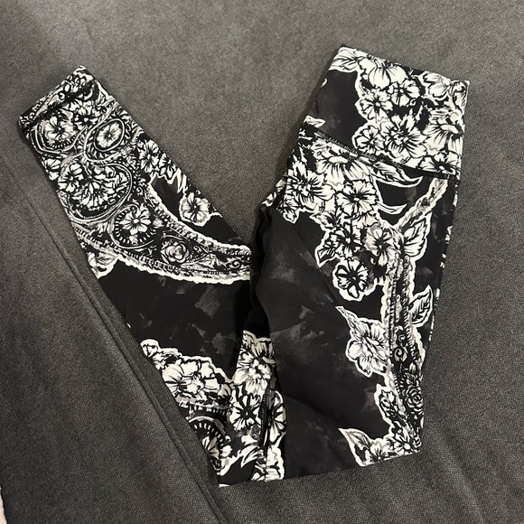 Painted Paisley Wunder Under Silver Ice Black, Lululemon - Picture 5 of 5